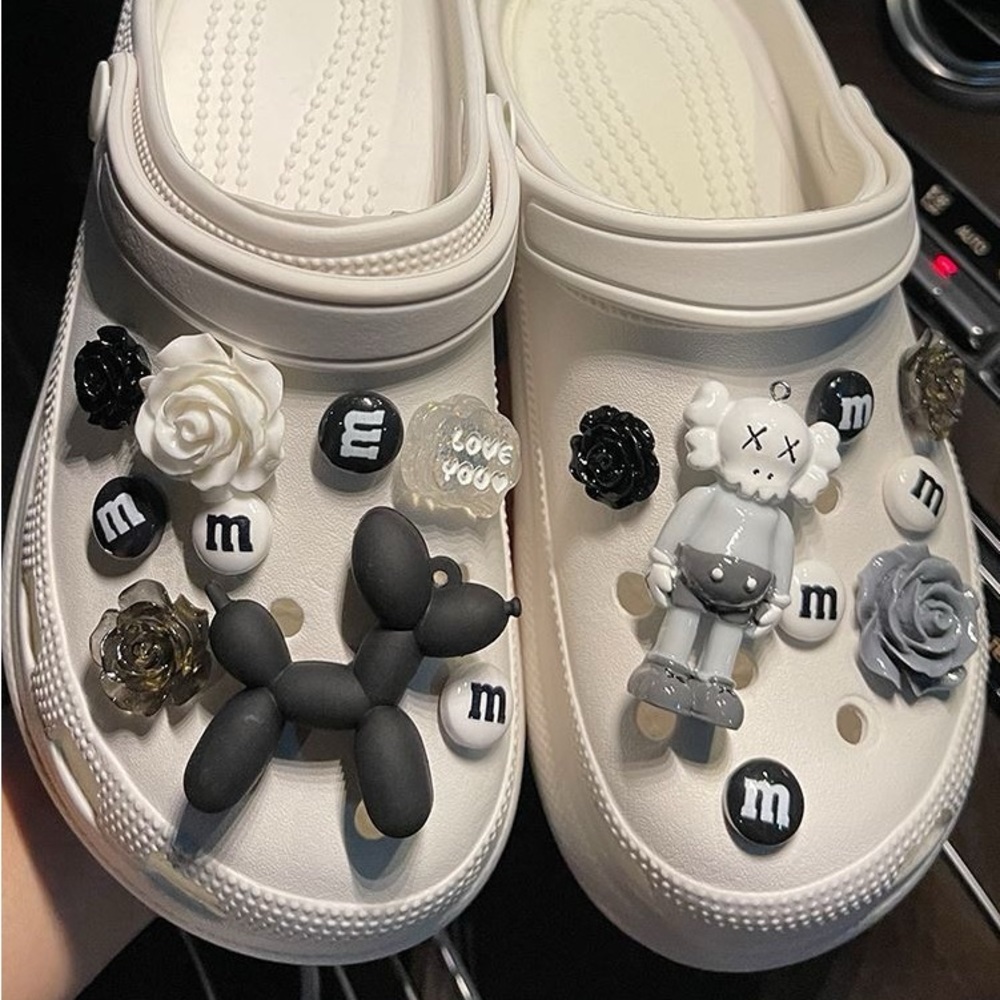 Balloon Dog Shoes Charm Set - Style 1